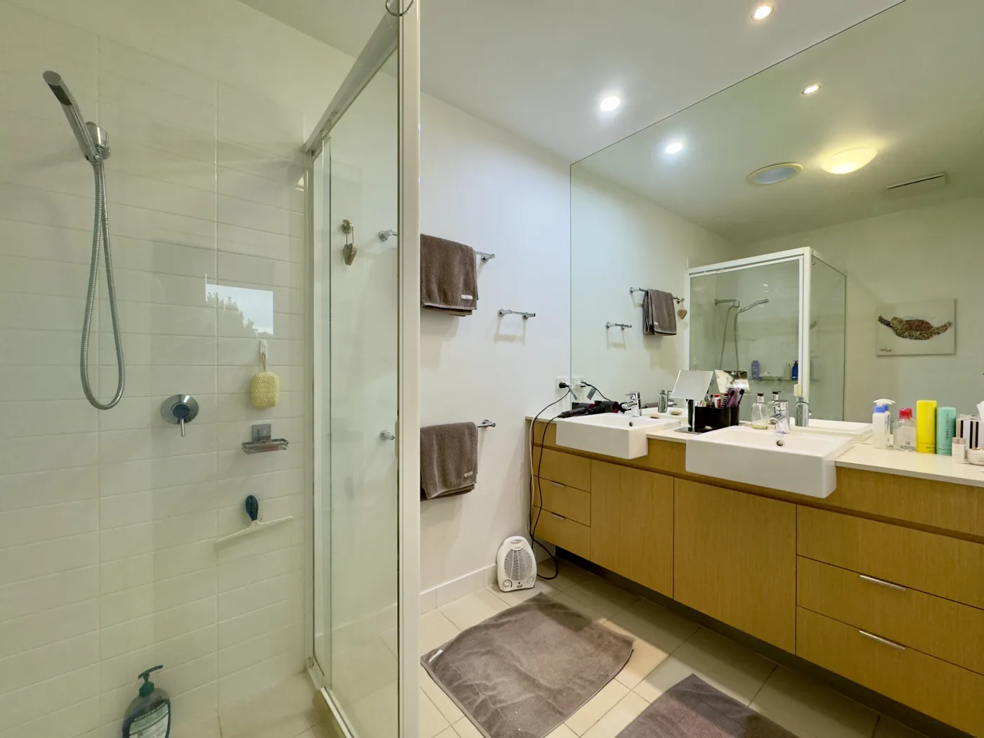 Bathroom Accessories UK: The Finish That Survives London